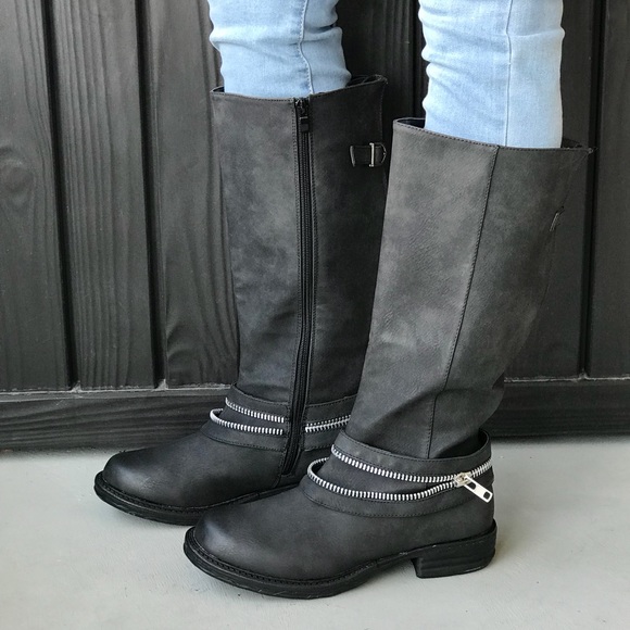 Matte Black Rugged Distressed Harness Zipper Boots - Picture 2 of 8